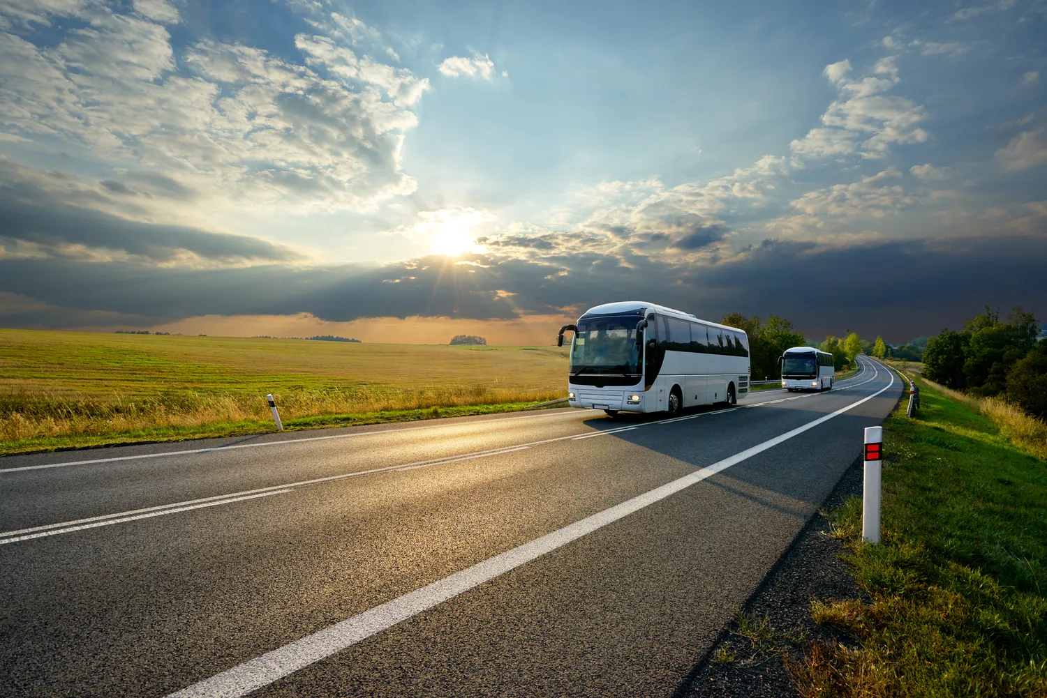 Ile osobowe są autokary?