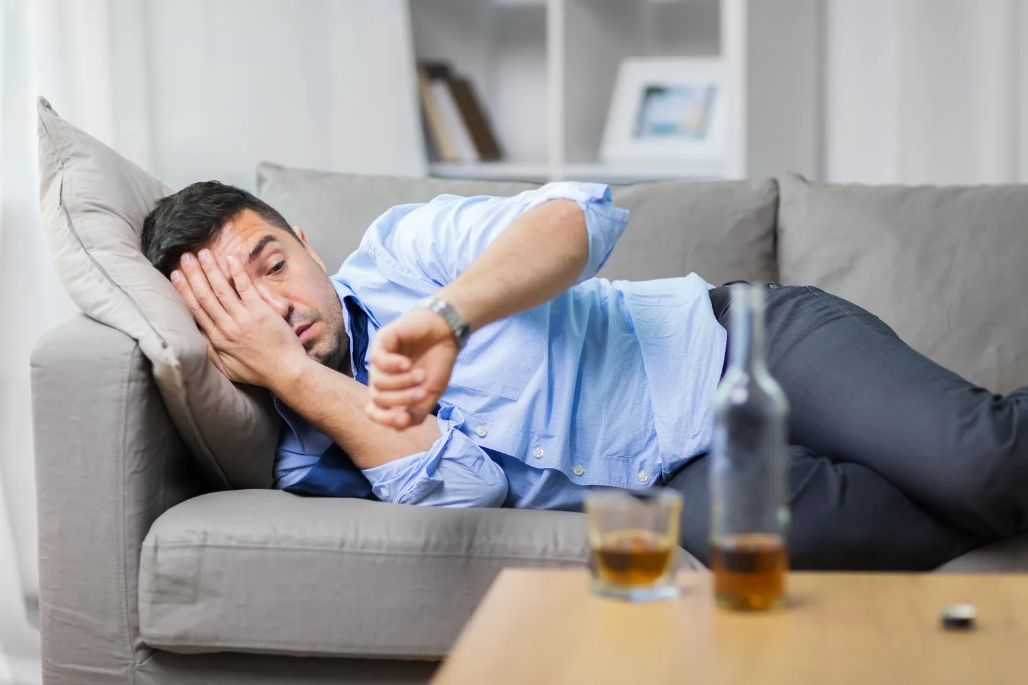 Jak się popada w alkoholizm - czy to już odpowiedni moment na leczenie?