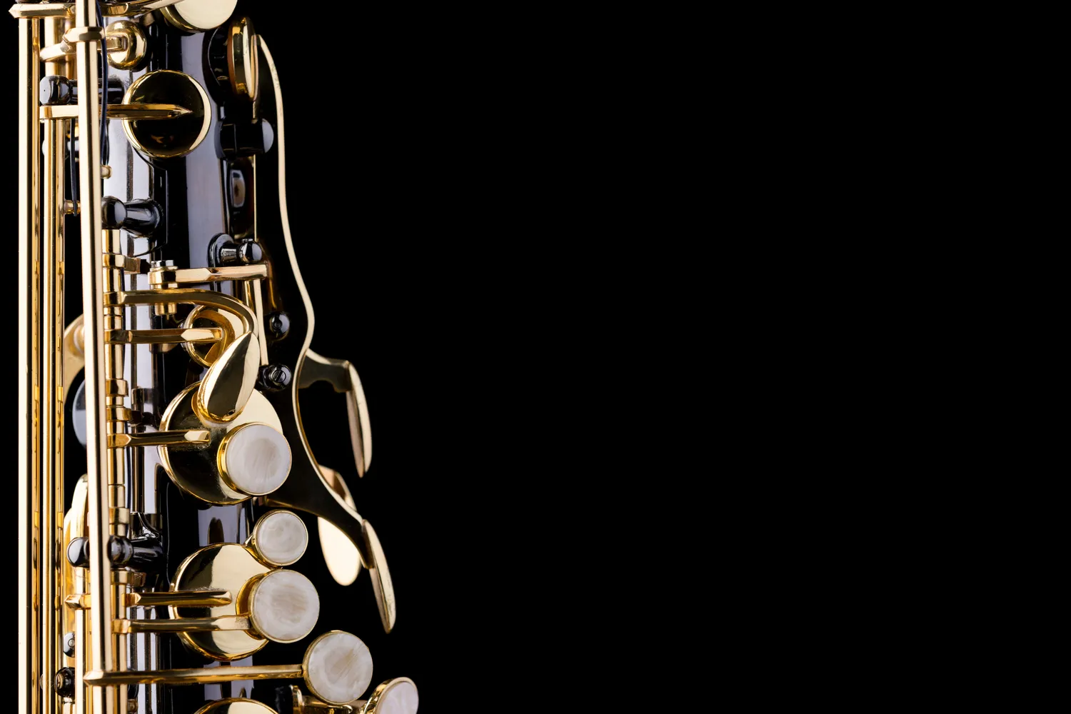 Ile waży saksofon barytonowy?